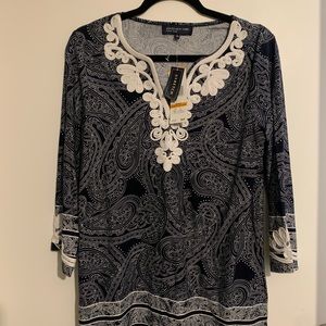 Embroidery blouse